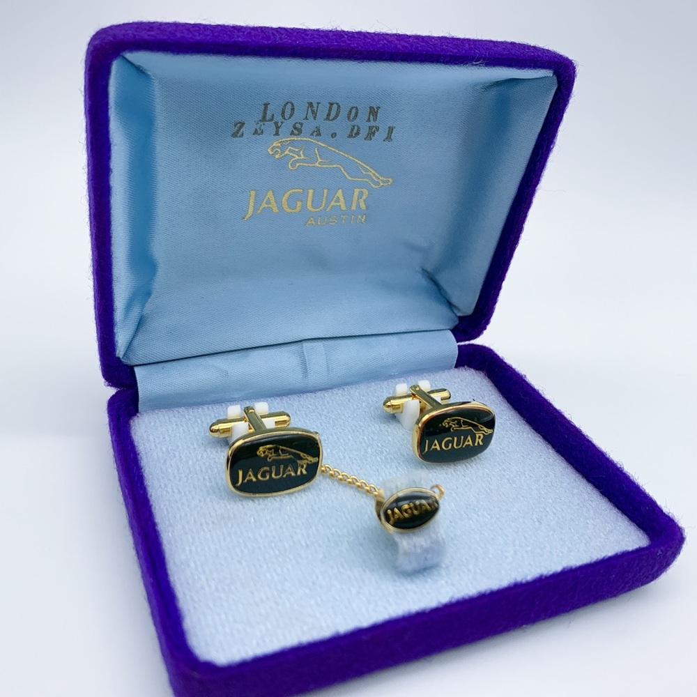 Vintage Jaguar Gold Green Enamel Cufflinks Tie Tack Set Signed